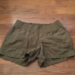 Maternity shorts M gap maternity